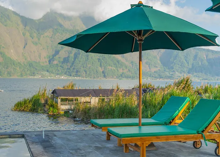 D Sila's Tepi Danu & Natural Hot Spring ロッジ