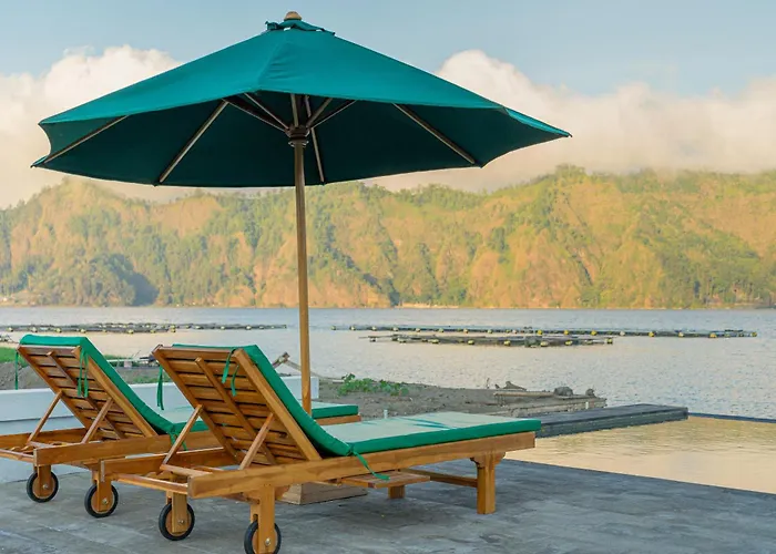 D Sila's Tepi Danu & Natural Hot Spring ロッジ Kintamani