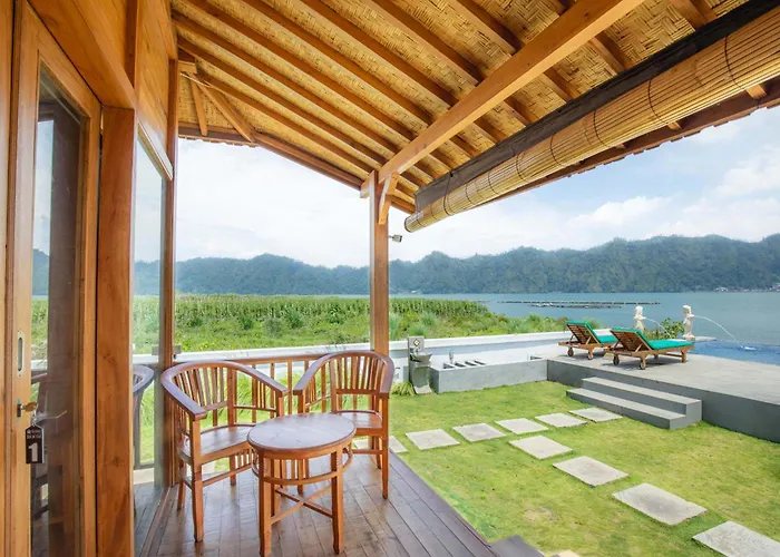 ロッジ D Sila's Tepi Danu & Natural Hot Spring Kintamani